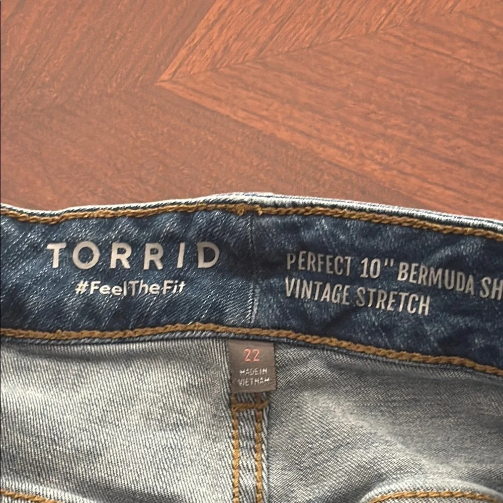 Torrid Blue Distressed jean Shorts stretch 10 inch perfect vintage Bermuda
